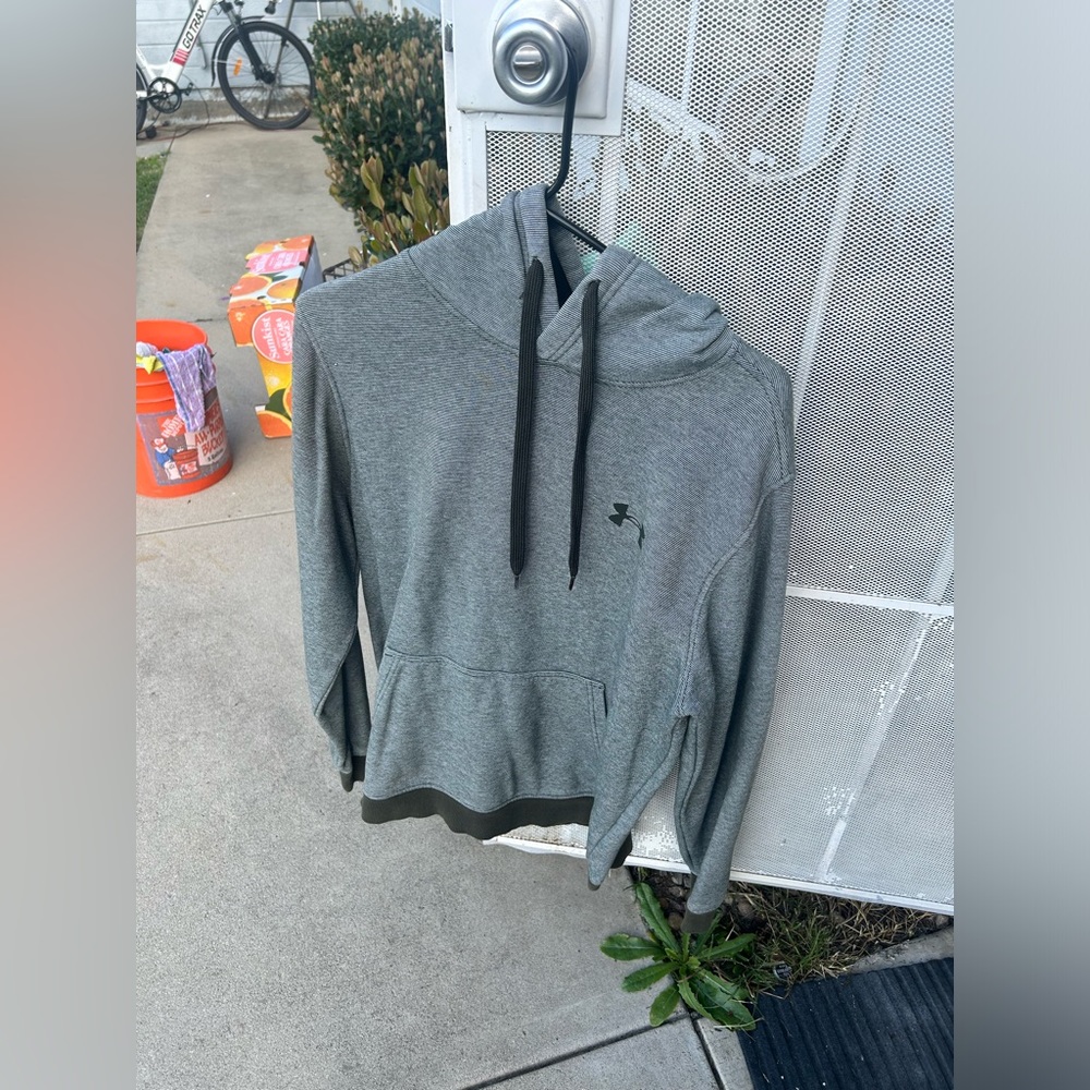 Under Armour Sweater